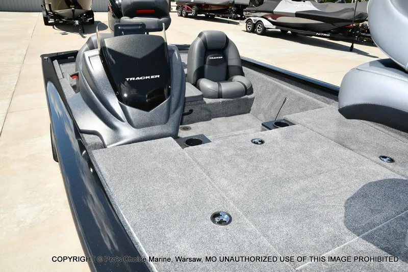 Slide: The Image of Tracker Pro Team 190 2026 - 29