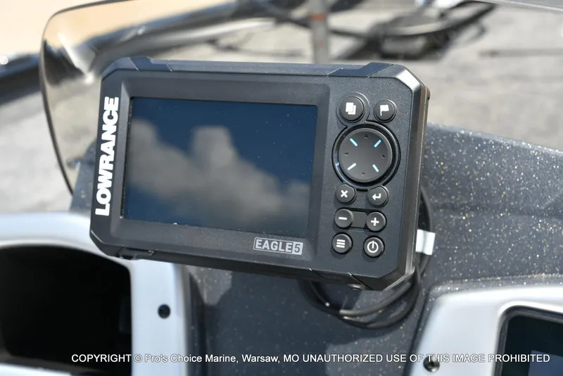 Slide: The Image of Tracker Pro Team 190 2026 - 33