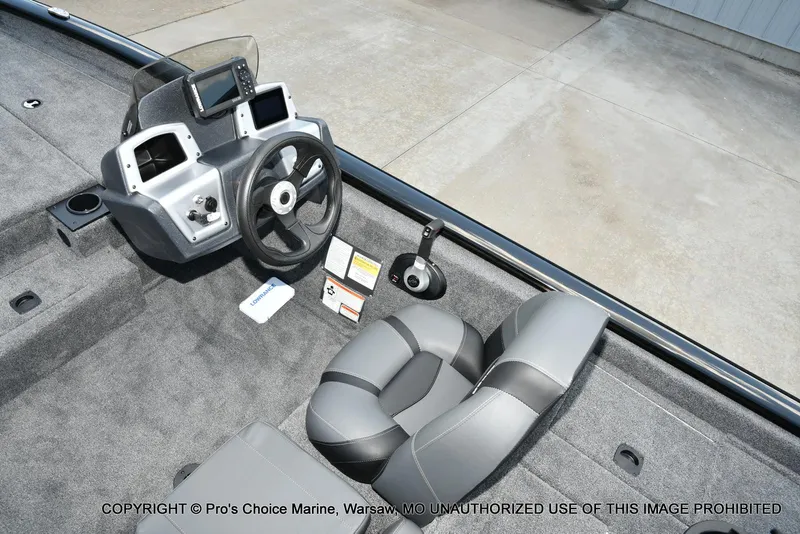 Slide: The Image of Tracker Pro Team 190 2026 - 36