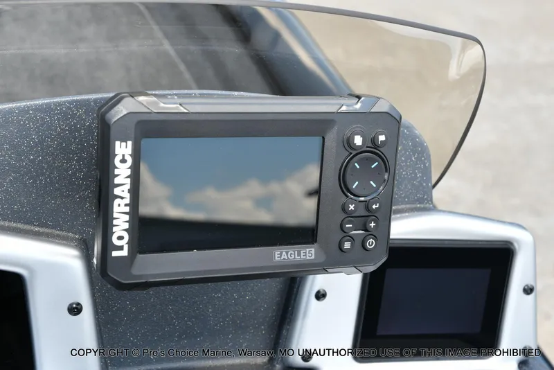 Slide: The Image of Tracker Pro Team 190 2026 - 38