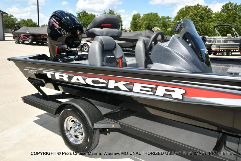 Slide: The Image of Tracker Pro Team 190 2026 - 4