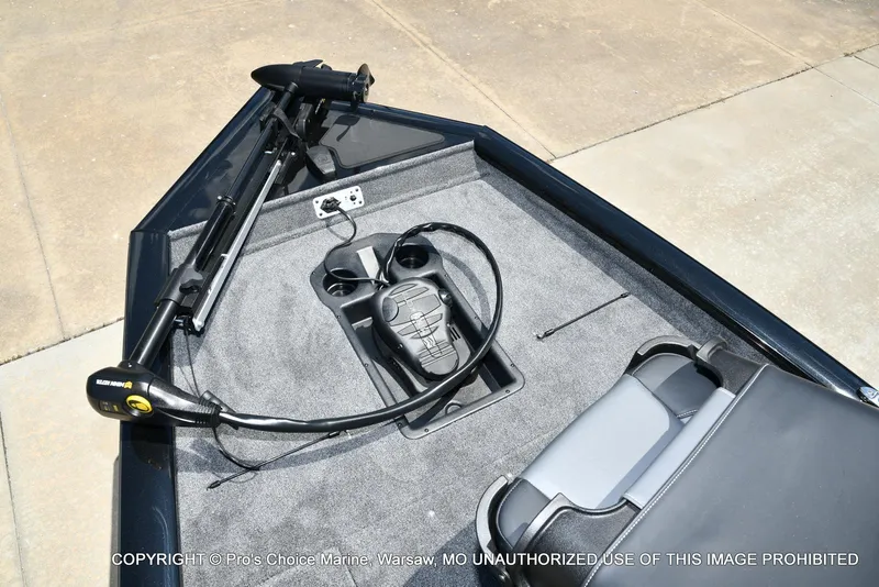 Slide: The Image of Tracker Pro Team 190 2026 - 45