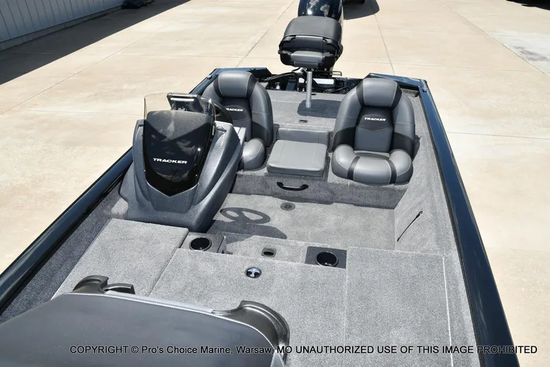 Slide: The Image of Tracker Pro Team 190 2026 - 47