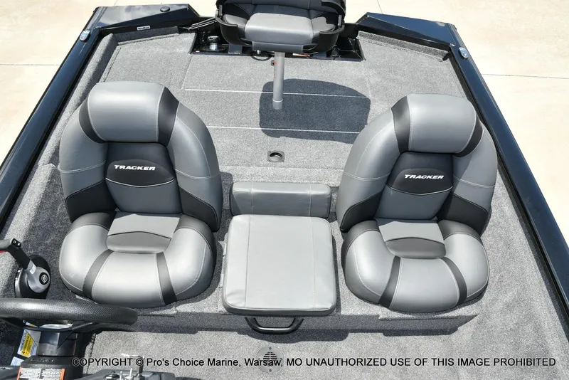 Slide: The Image of Tracker Pro Team 190 2026 - 48