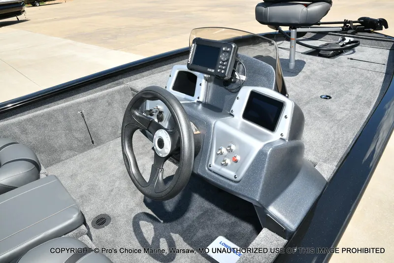 Slide: The Image of Tracker Pro Team 190 2026 - 5