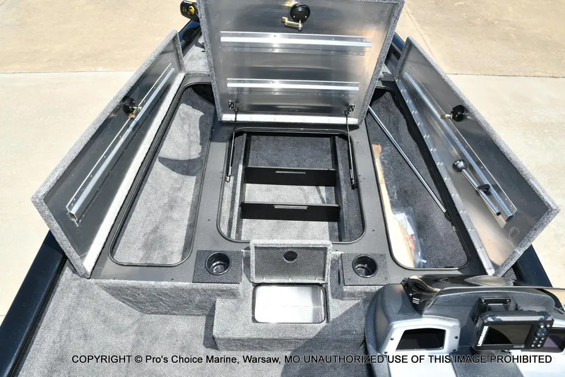 Slide: The Image of Tracker Pro Team 190 2026 - 53