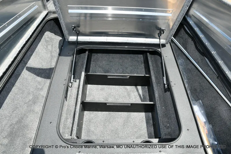 Slide: The Image of Tracker Pro Team 190 2026 - 55