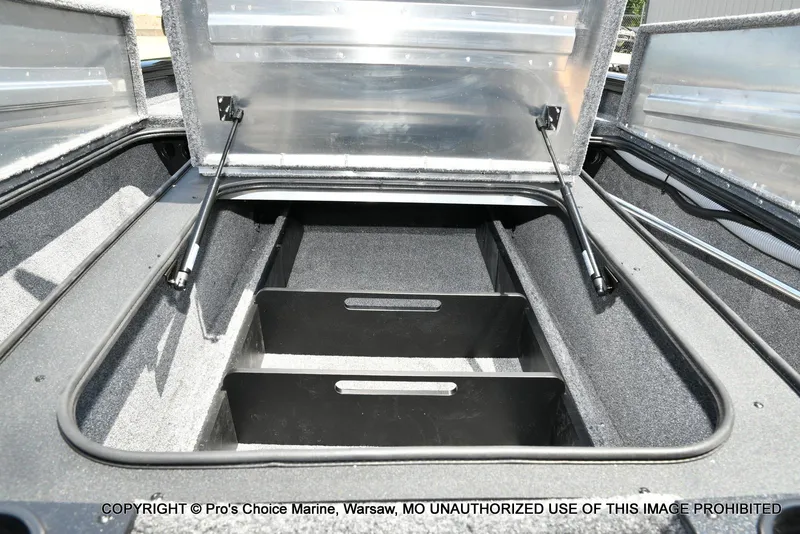 Slide: The Image of Tracker Pro Team 190 2026 - 57