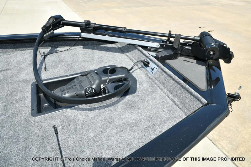 Slide: The Image of Tracker Pro Team 190 2026 - 7