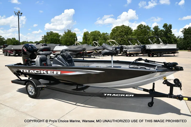 Slide: The Image of Tracker Pro Team 190 2026 - 74