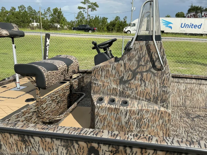 Slide: The Image of Xpress Hyper-Lift Bay Series 210 BAY-175 HP 2026 - 6