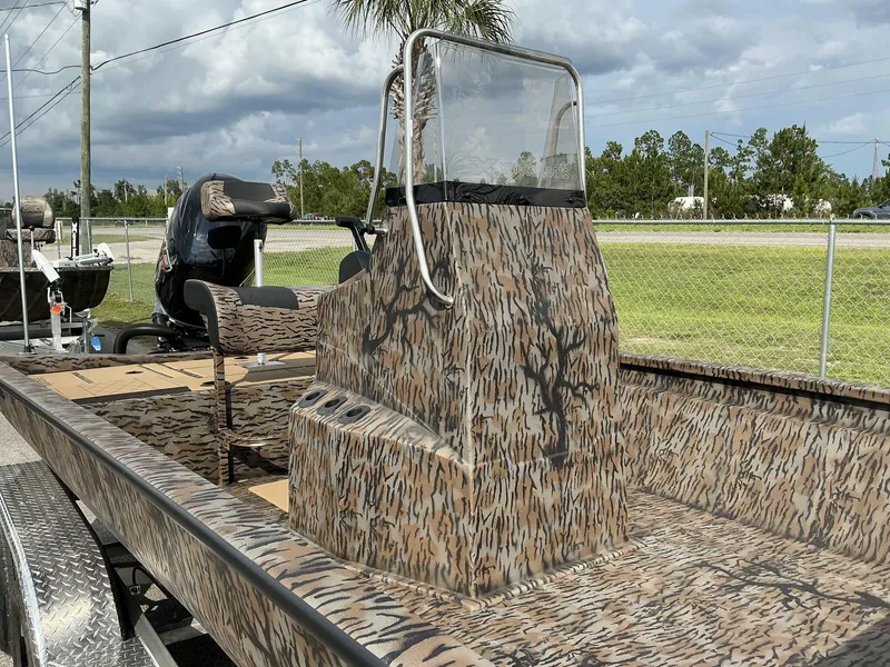 Slide: The Image of Xpress Hyper-Lift Bay Series 210 BAY-175 HP 2026 - 8