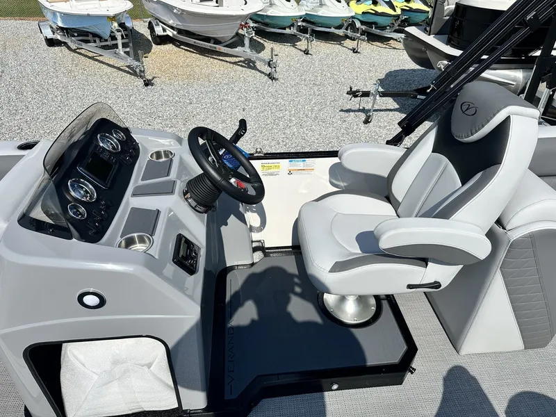 Slide: The Image of Veranda Vista View Series VISTA SPORT 22RC-TRITOON-200HP 2026 - 2