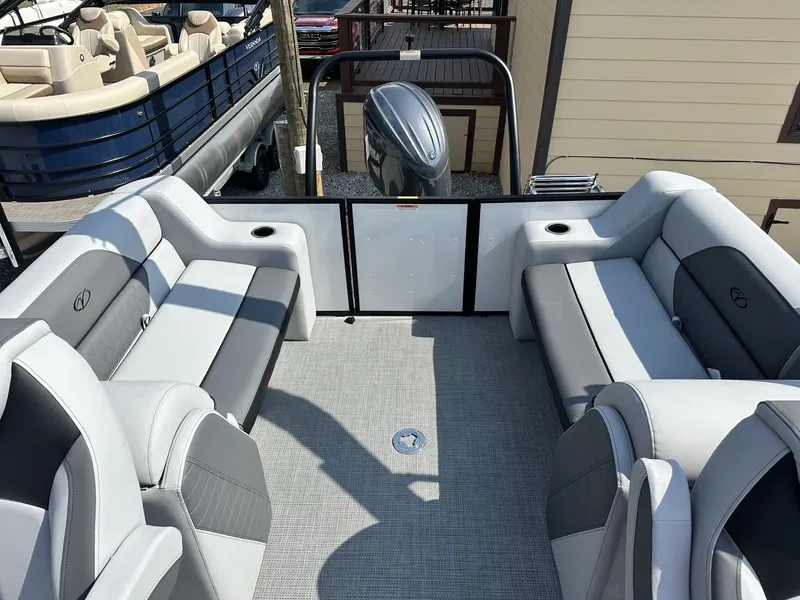 Slide: The Image of Veranda Vista View Series VISTA SPORT 22RC-TRITOON-200HP 2026 - 5