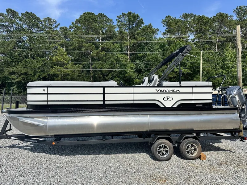 The Image of Veranda Vista View Series VISTA SPORT 22RC-TRITOON-200HP 2026 - 1
