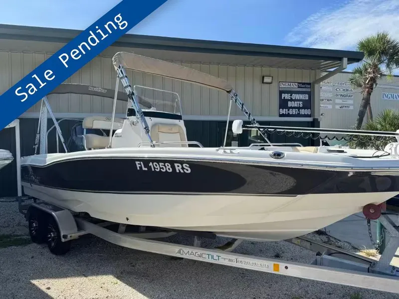 Slide: The Image of NauticStar 211 Angler 2018 - 1