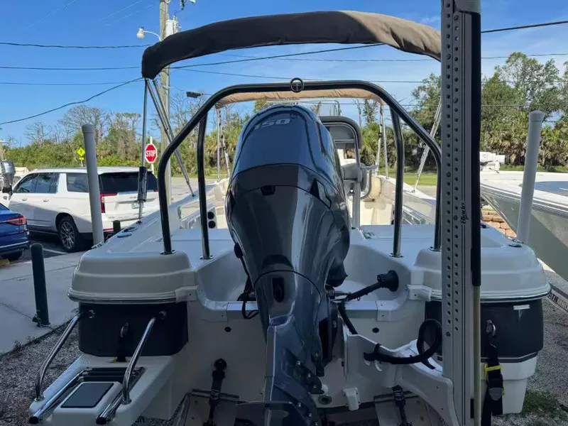 Slide: The Image of NauticStar 211 Angler 2018 - 7