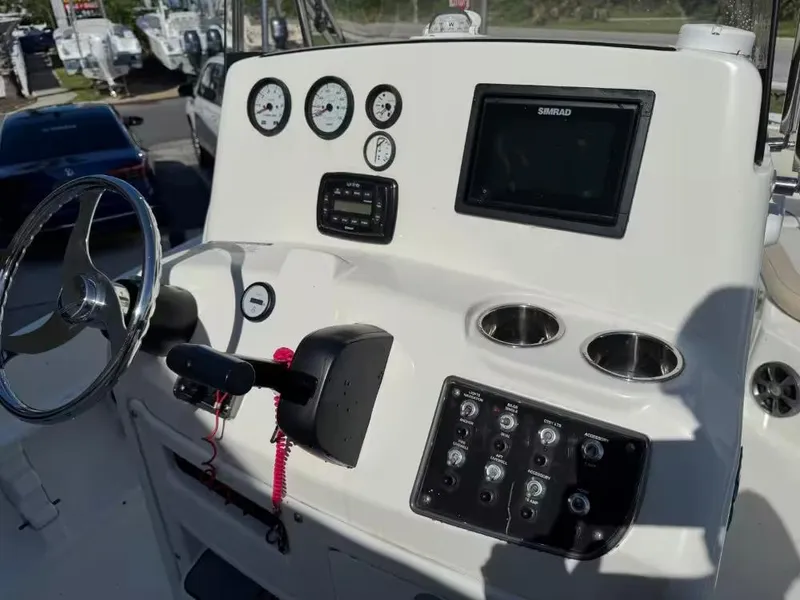 Slide: The Image of NauticStar 211 Angler 2018 - 9