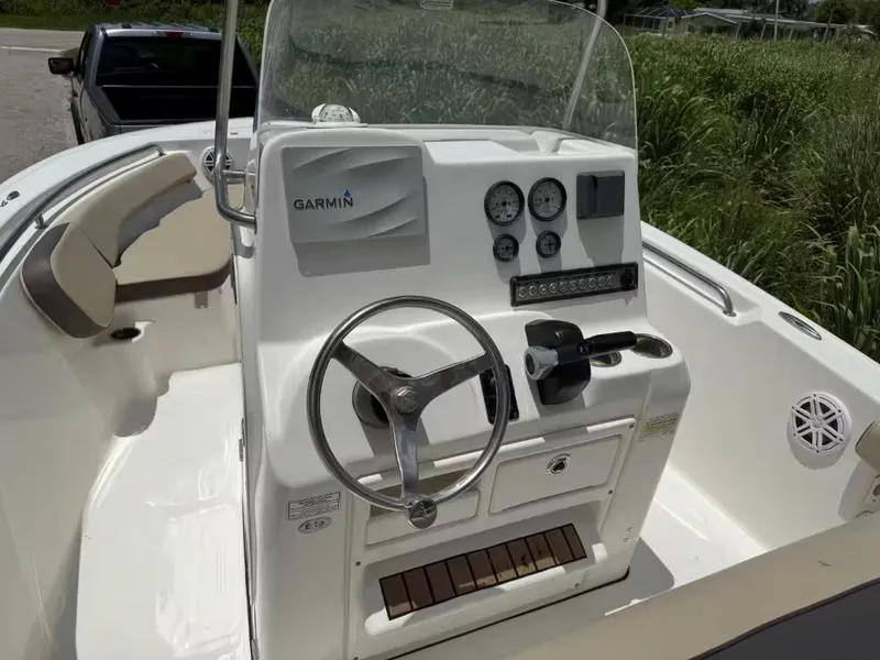 Slide: The Image of Tidewater 198 ADVENTURE 2020 - 6