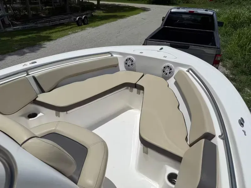 Slide: The Image of Tidewater 198 ADVENTURE 2020 - 8