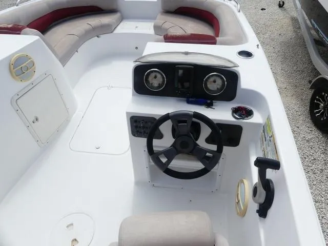 Slide: The Image of Hurricane SunDeck Sport 201 OB 2014 - 6