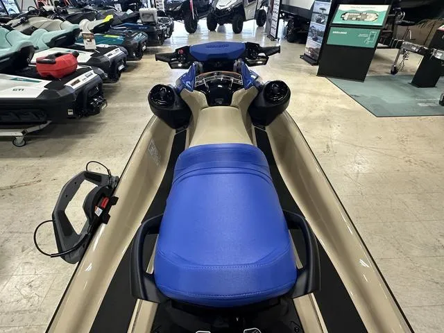 Slide: The Image of Sea-Doo Wake 170 2025 - 20