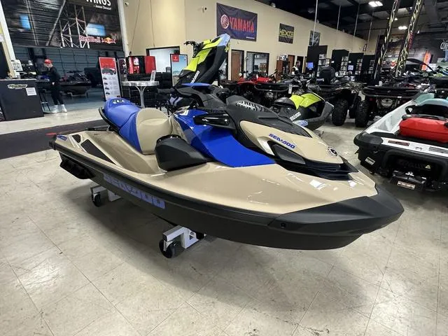 Slide: The Image of Sea-Doo Wake 170 2025 - 4