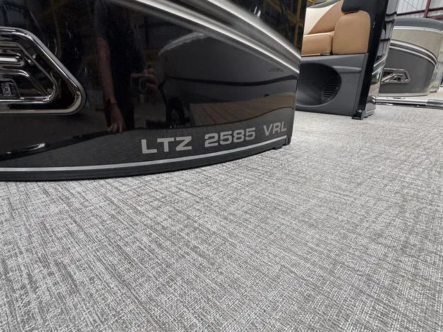 Slide: The Image of Tahoe LTZ 2585 VRL 2025 - 3