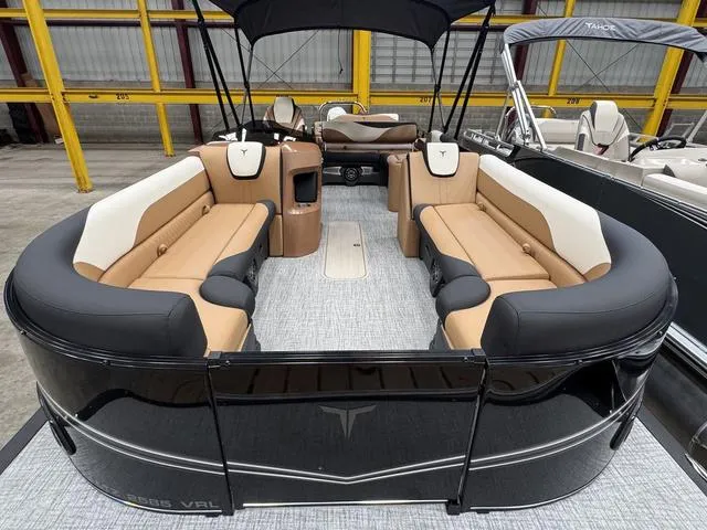 Slide: The Image of Tahoe LTZ 2585 VRL 2025 - 4