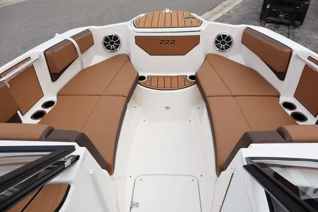 Slide: The Image of Yamaha 222SE 2025 - 11