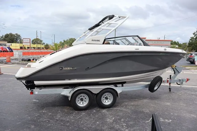 Slide: The Image of Yamaha 222SE 2025 - 7