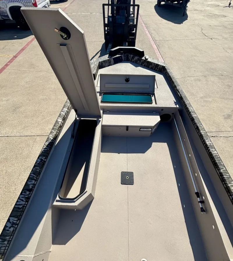 Slide: The Image of Avid 18 Commander 2026 - 8