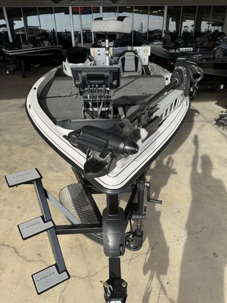 Slide: The Image of Caymas CX 21 PRO 2026 - 4