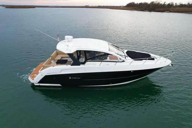 Slide: The Image of Cruisers 39 Express Coupe 2016 - 0