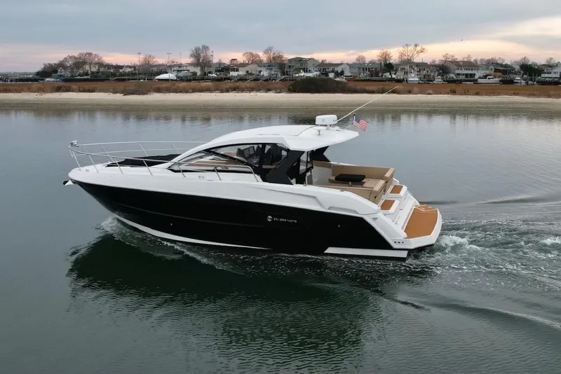 Slide: The Image of Cruisers 39 Express Coupe 2016 - 1