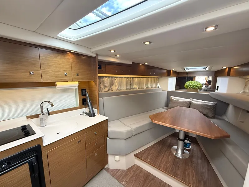 Slide: The Image of Cruisers 39 Express Coupe 2016 - 19