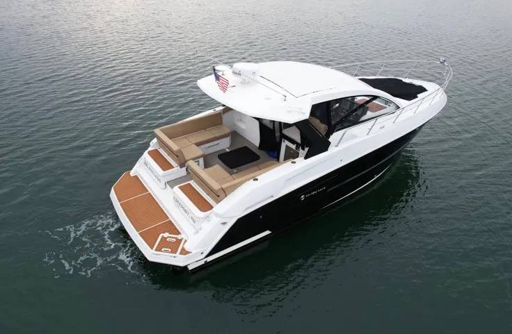 Slide: The Image of Cruisers 39 Express Coupe 2016 - 3