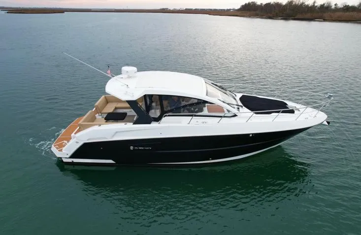 Slide: The Image of Cruisers 39 Express Coupe 2016 - 4