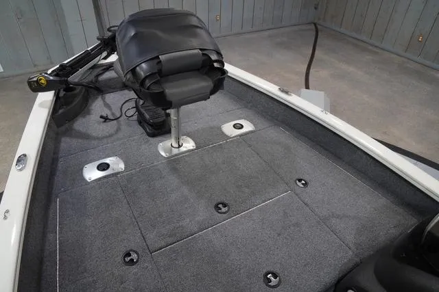 Slide: The Image of Tracker Pro Team 175 TF 2023 - 10