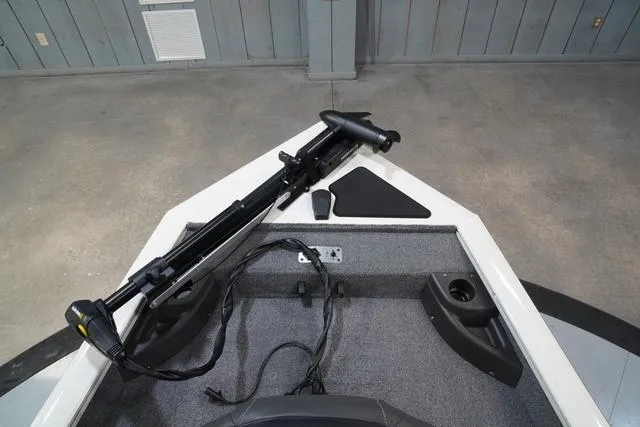 Slide: The Image of Tracker Pro Team 175 TF 2023 - 11