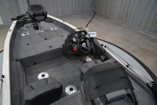 Slide: The Image of Tracker Pro Team 175 TF 2023 - 20