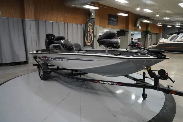 Slide: The Image of Tracker Pro Team 175 TF 2023 - 5