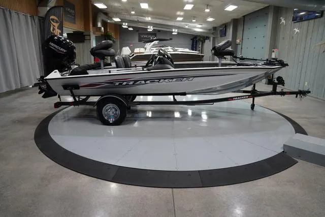 Slide: The Image of Tracker Pro Team 175 TF 2023 - 6