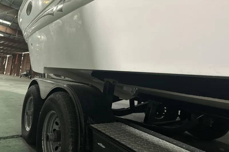 Slide: The Image of Larson Cabrio 270 Mid Cabin 2001 - 6