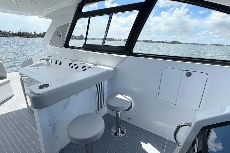 Slide: The Image of Cruisers 42 GLS OB 2026 - 16