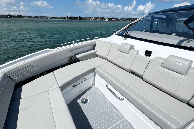 Slide: The Image of Cruisers 42 GLS OB 2026 - 38