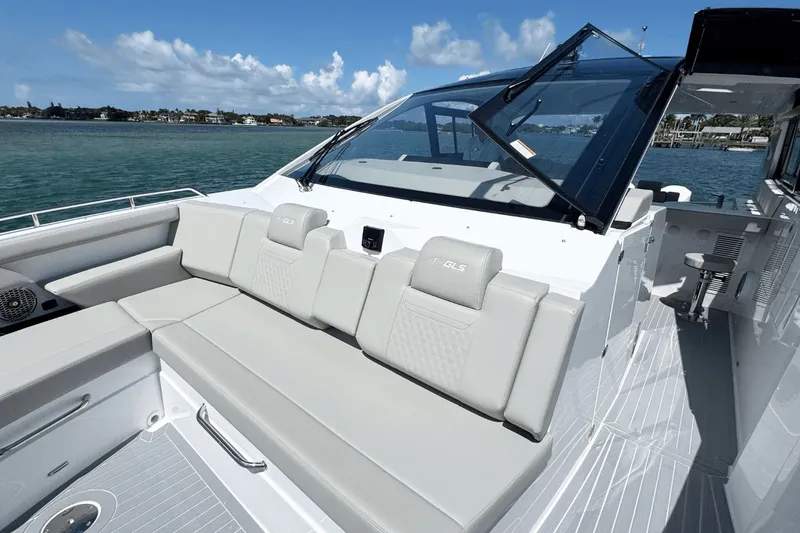 Slide: The Image of Cruisers 42 GLS OB 2026 - 39