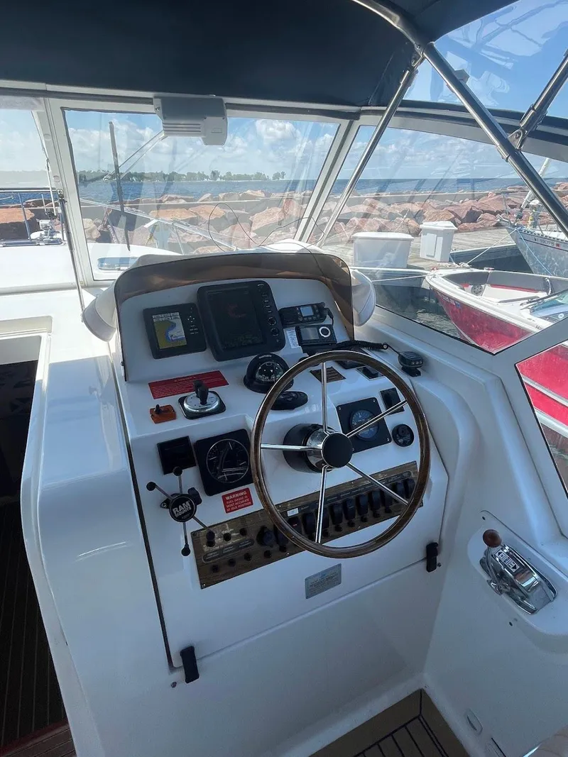 Slide: The Image of 2003 Mainship 34 Pilot - 1