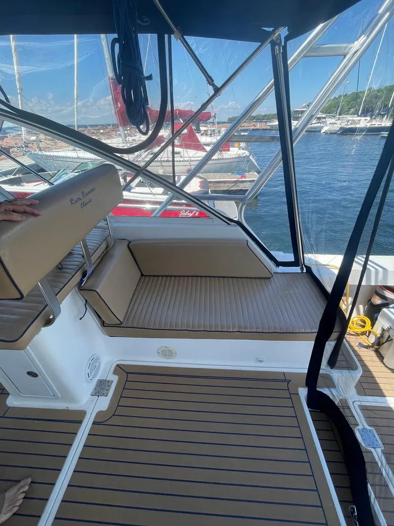 Slide: The Image of 2003 Mainship 34 Pilot - 12