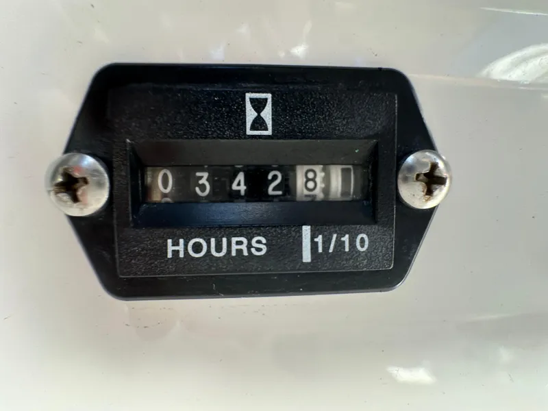 Slide: The Image of Hour meter showing 342.8 hours on 2011 Yamaha Boats SX210. - 19
